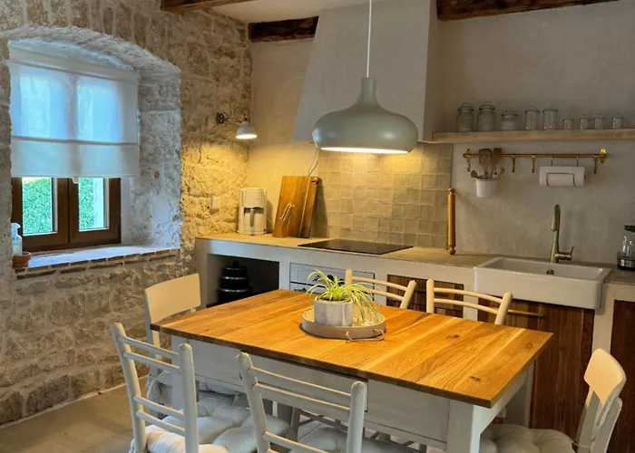 Casa de Férias New 2024! Casa Vecchia Višnjan